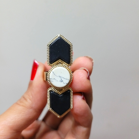 Statement Ring - Picture 2 of 5